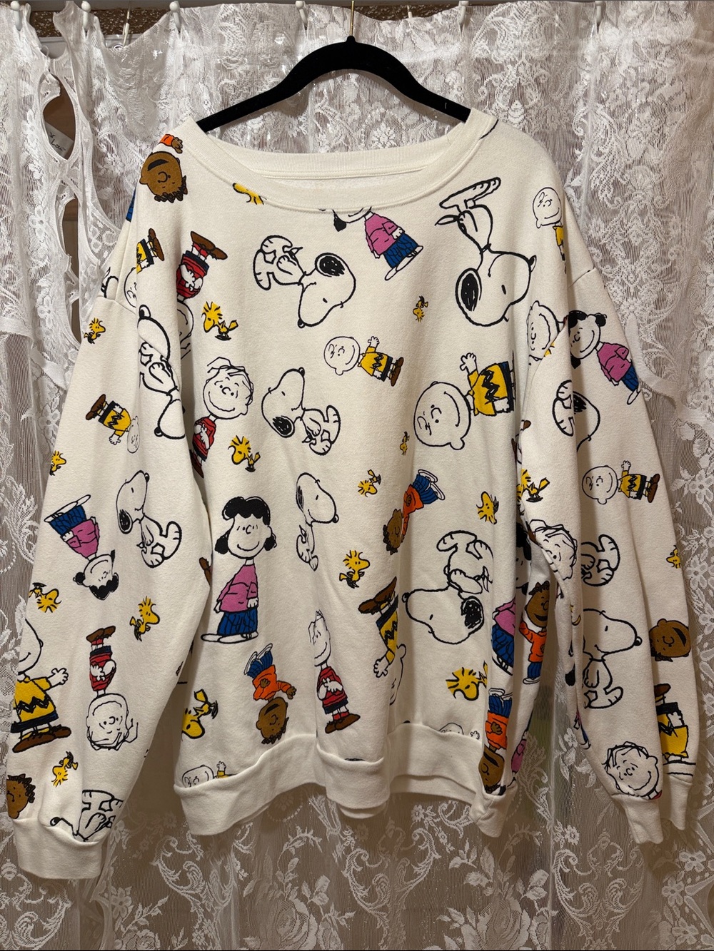 Peanuts Cream Sweatshirt with Multicolor Character Print